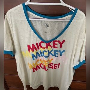 NWT Disney Parks
V-Neck Mickey T-shirt Size 2XL
